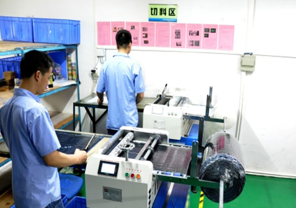 硅膠開(kāi)煉車(chē)間